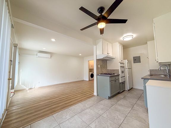 5th image of 531 N Marengo Ave APT 2