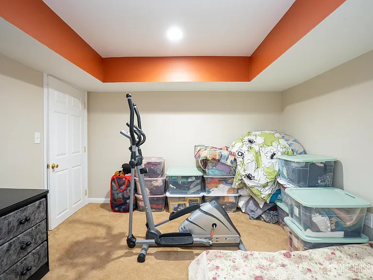 61 Amherst Way — Photo 47