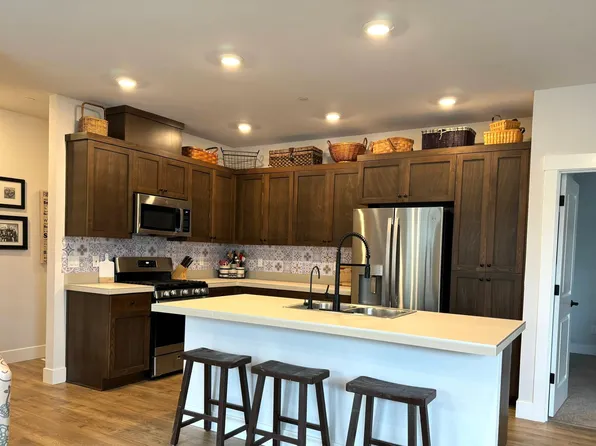 16611 SW Botany Bay Ln, Tigard, OR 97224