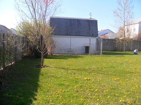 shed with dog run and an up stairs