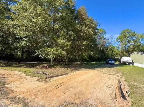 304 Robin Ln, Moultrie, GA 31788