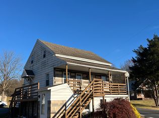 631 W Swartzville Rd #B, Reinholds, PA 17569