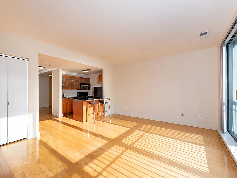 222 Montgomery St #2F — Photo 2