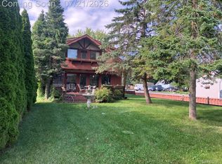 35754 Schmid Dr, New Baltimore, MI 48047