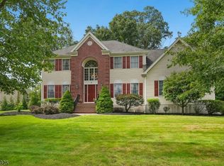 17 Burniston Ct, Hillsborough, NJ 08844