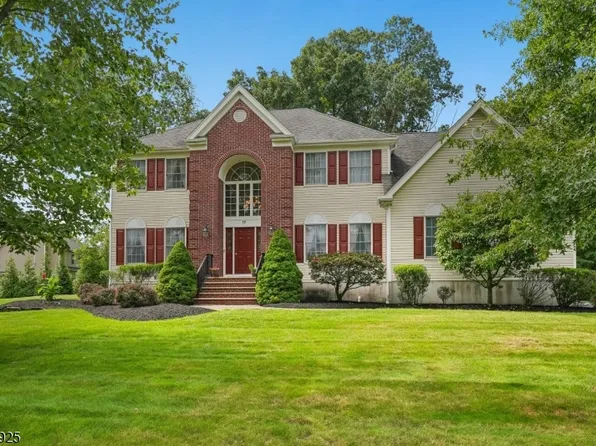 17 Burniston Ct, Hillsborough Twp., NJ 08844