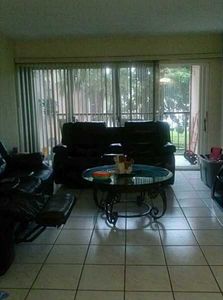 9110 Fontainebleau Blvd APT 201, Miami, FL, 33172
