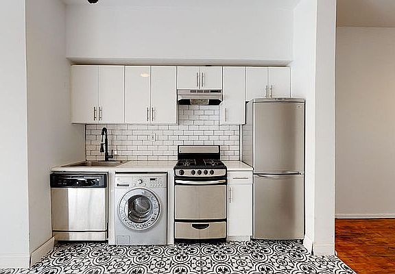 4th image of 24 Skillman Ave APT 1R
