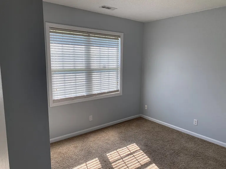 105 Foxtrail Dr — Photo 11