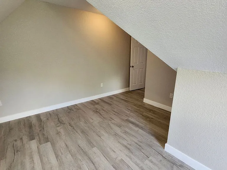 203 W Morrison St — Photo 7