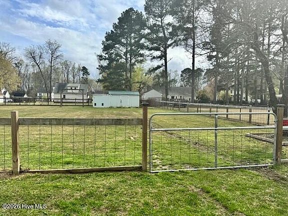 5th image of 567 Ridge Drive