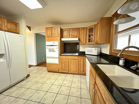 4th image of 430 Whitaker Hollow Rd