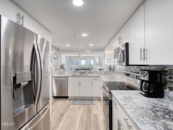 5th image of 4 Oceans West Blvd APT 507C