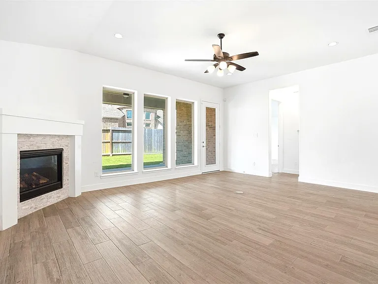 2202 Mallow Ln — Photo 12