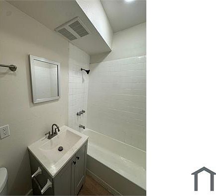 5th image of 700 E 108th St