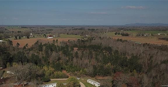 3rd image of 200-13 Blackhawk Dr