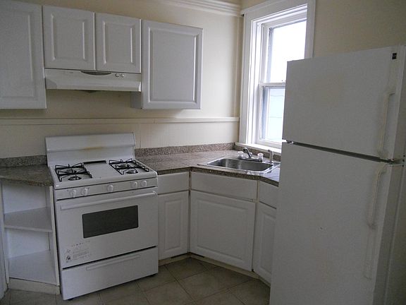 5th image of 381 Linwood Ave APT 5