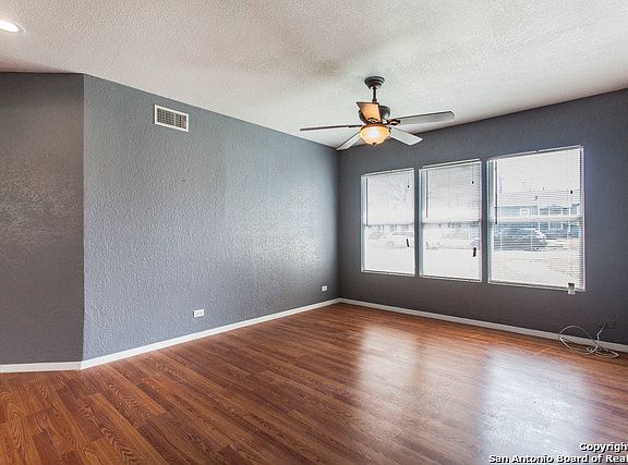 4th image of 2837 W Mistletoe Ave