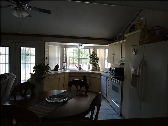 4th image of 2029 Wedgewood Ln
