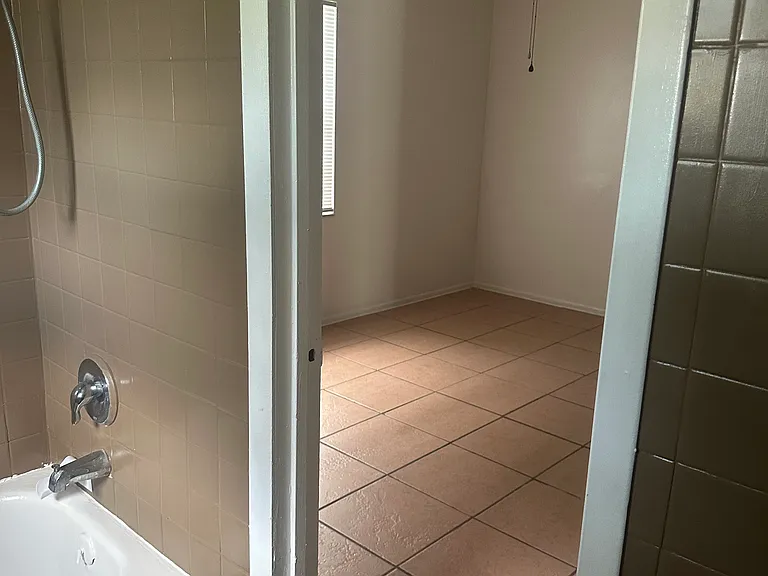 145 Varner Dr SW #B — Photo 10