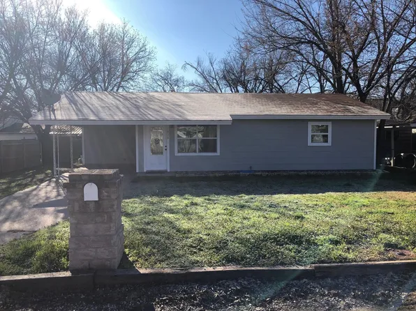 1028 W Elm St, Stephenville, TX 76401