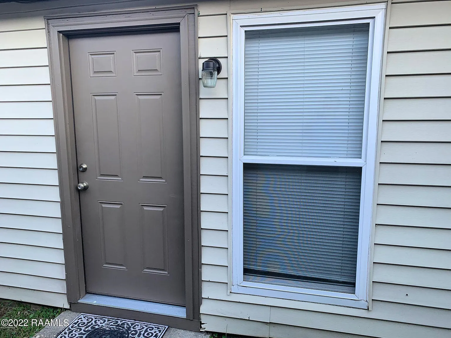 2 bed, 900 sqft, $1,100 — Photo 3