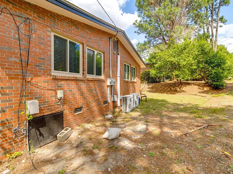 2742 Montgomery Ave — Photo 18