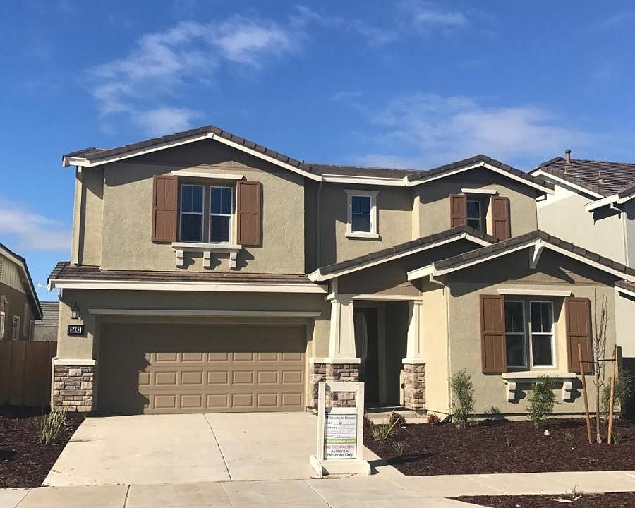 2nd image of 3483 Bungalows Dr
