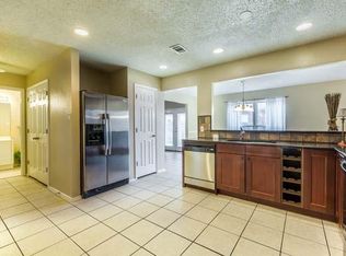 1721 Stoneway Dr, Grapevine, TX 76051