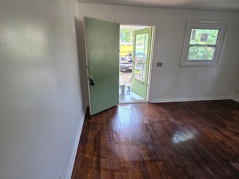 236 Madison Blvd #B — Photo 2