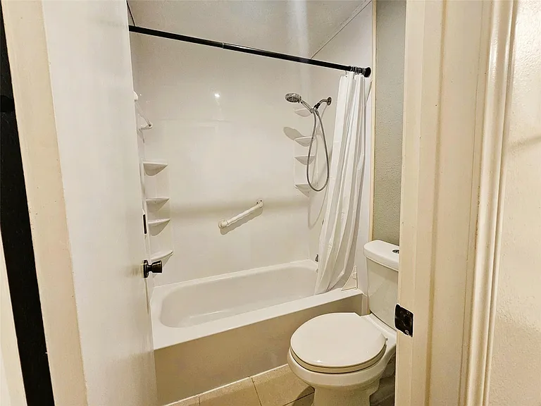 23915 Tayloe House Ln — Photo 16