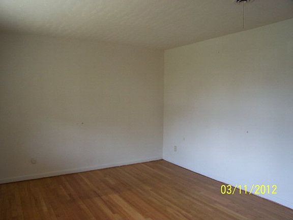 3rd image of 2219 Woodland Ave