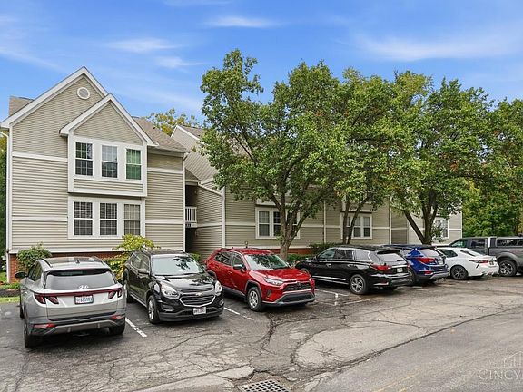 2nd image of 130 High Ridge Ct
