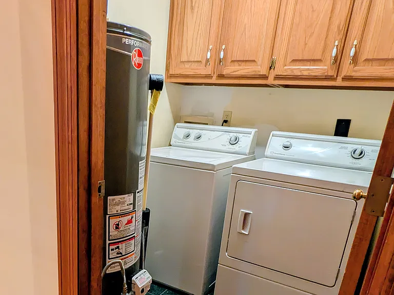 104 Southampton Dr — Photo 21