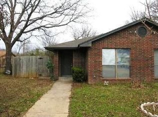 215 Broadmoor Ave, Arlington, TX 76010