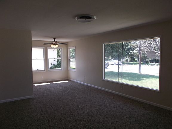 2nd image of 206 Cypress St