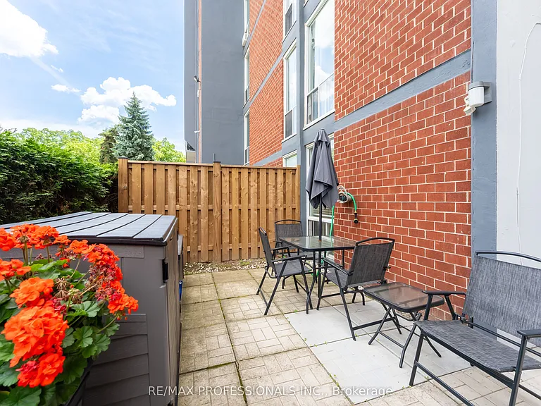 75 Glenburn Ct #111 — Photo 12