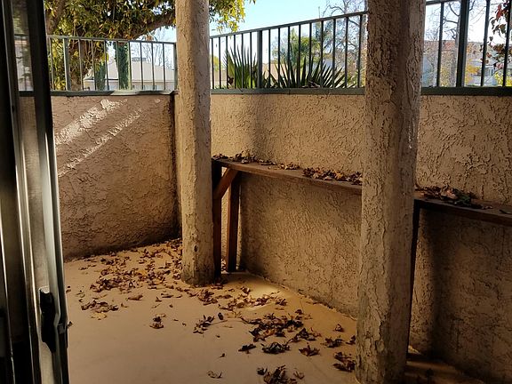 4th image of 6121 Woodman Ave APT 105