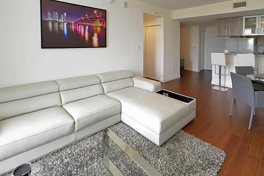 3 bed, $3,599 — Photo 1