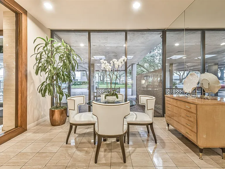 15 Greenway Plz #5C — Photo 19