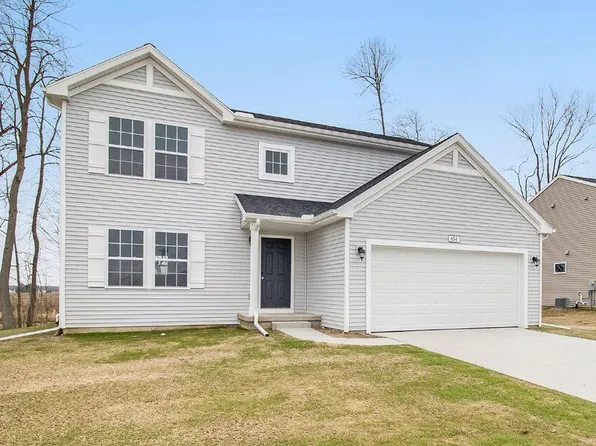 807 Oak Summit Ct, Middleville, MI 49333