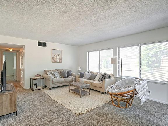 5th image of 250 Donna Dr APT 1D