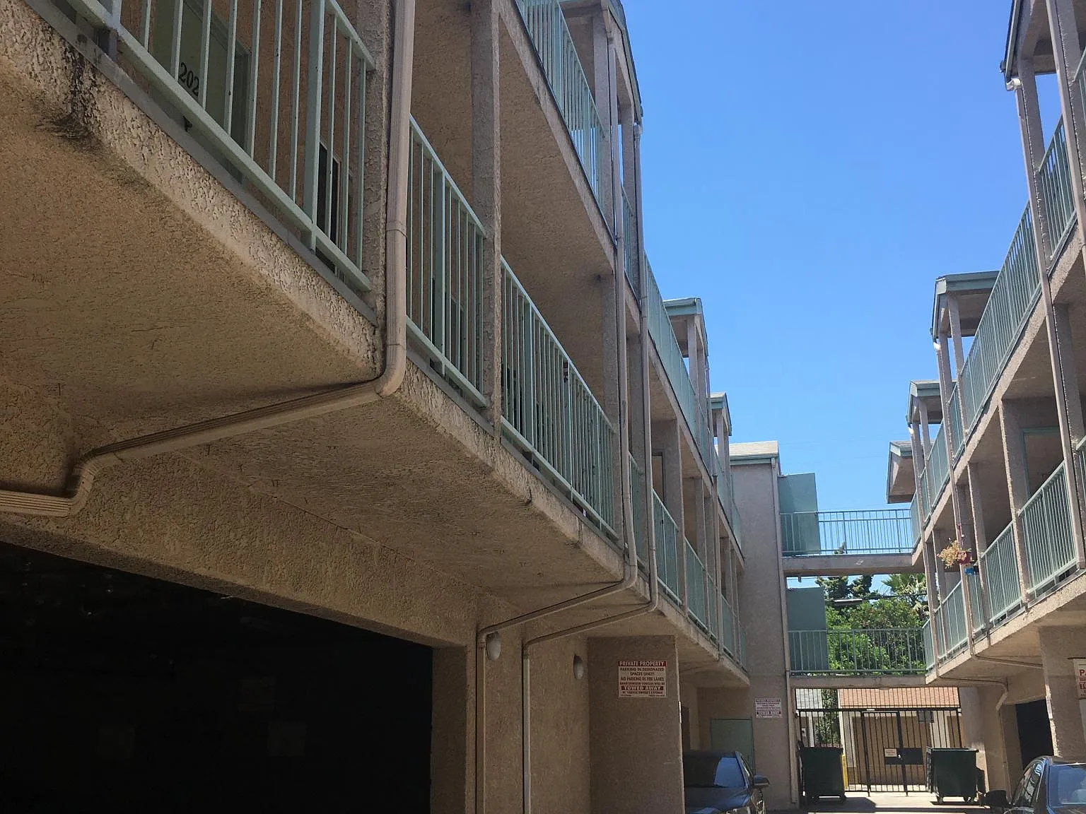 2 bed, $2,025 — Photo 4