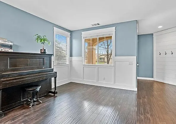 38119 Floricita St — Photo 3