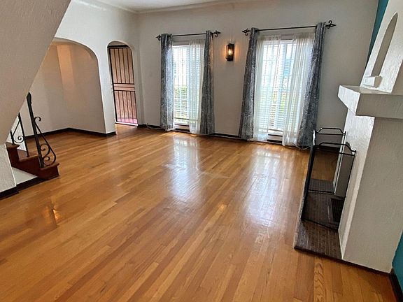 3rd image of 455 Dawson Ave #3