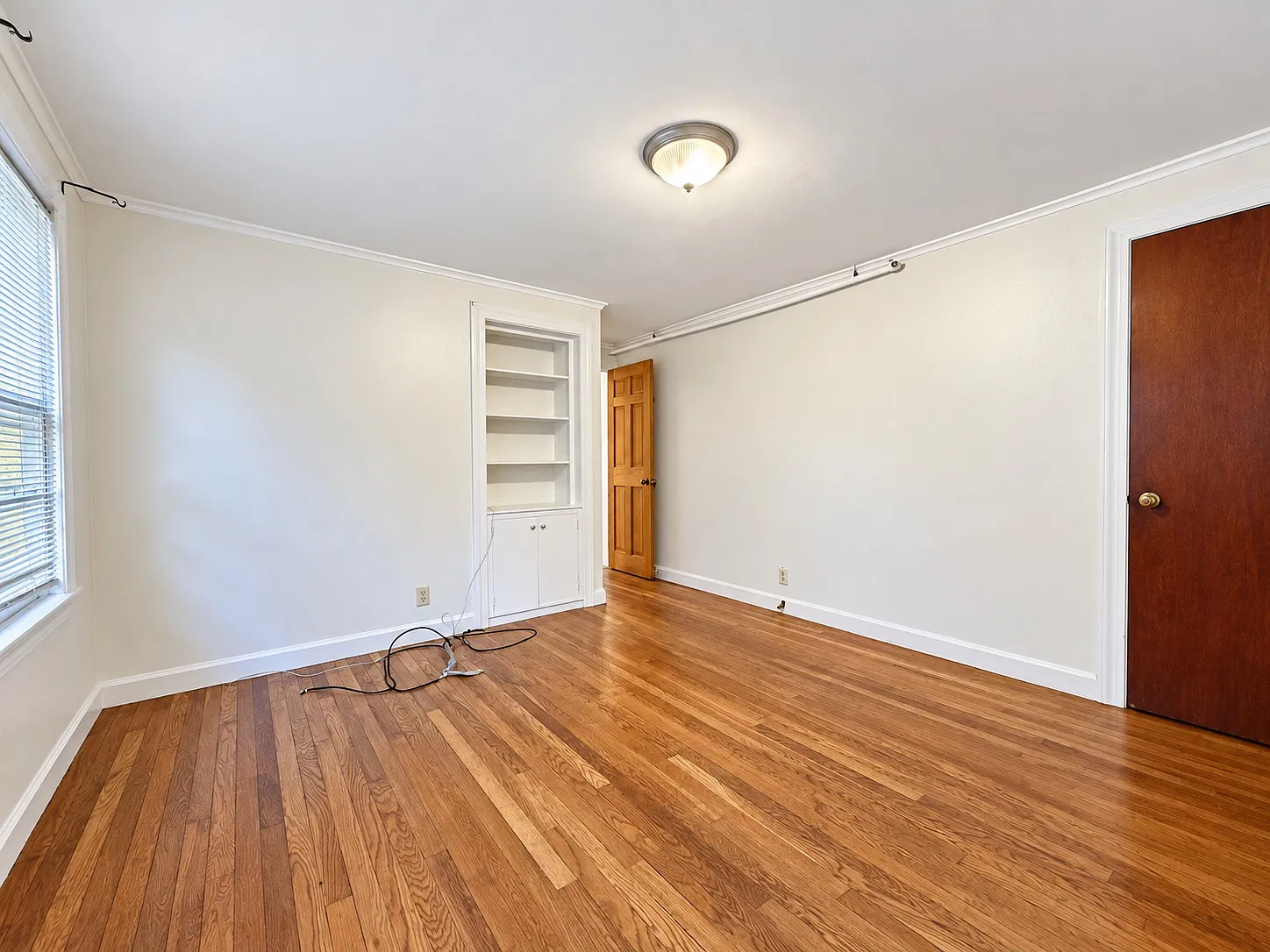 145 Pleasant St — Photo 4