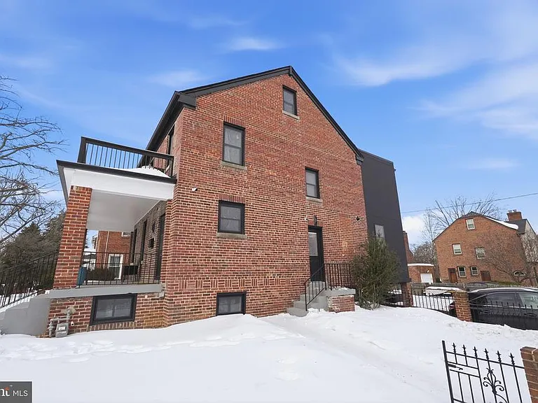 1301 Somerset Pl NW — Photo 24