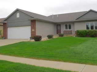 3233 S Newcastle Ct, Sioux Falls, SD 57110