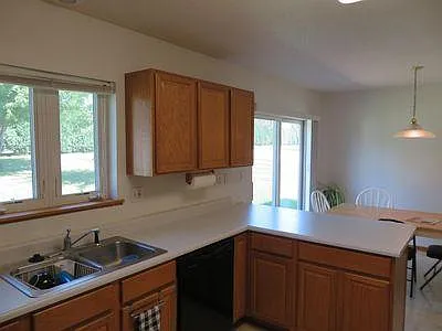 436 Broderick Dr NE — Photo 8