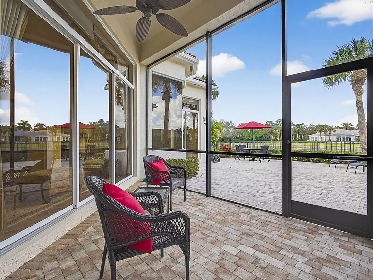 207 Andalusia Dr — Photo 29